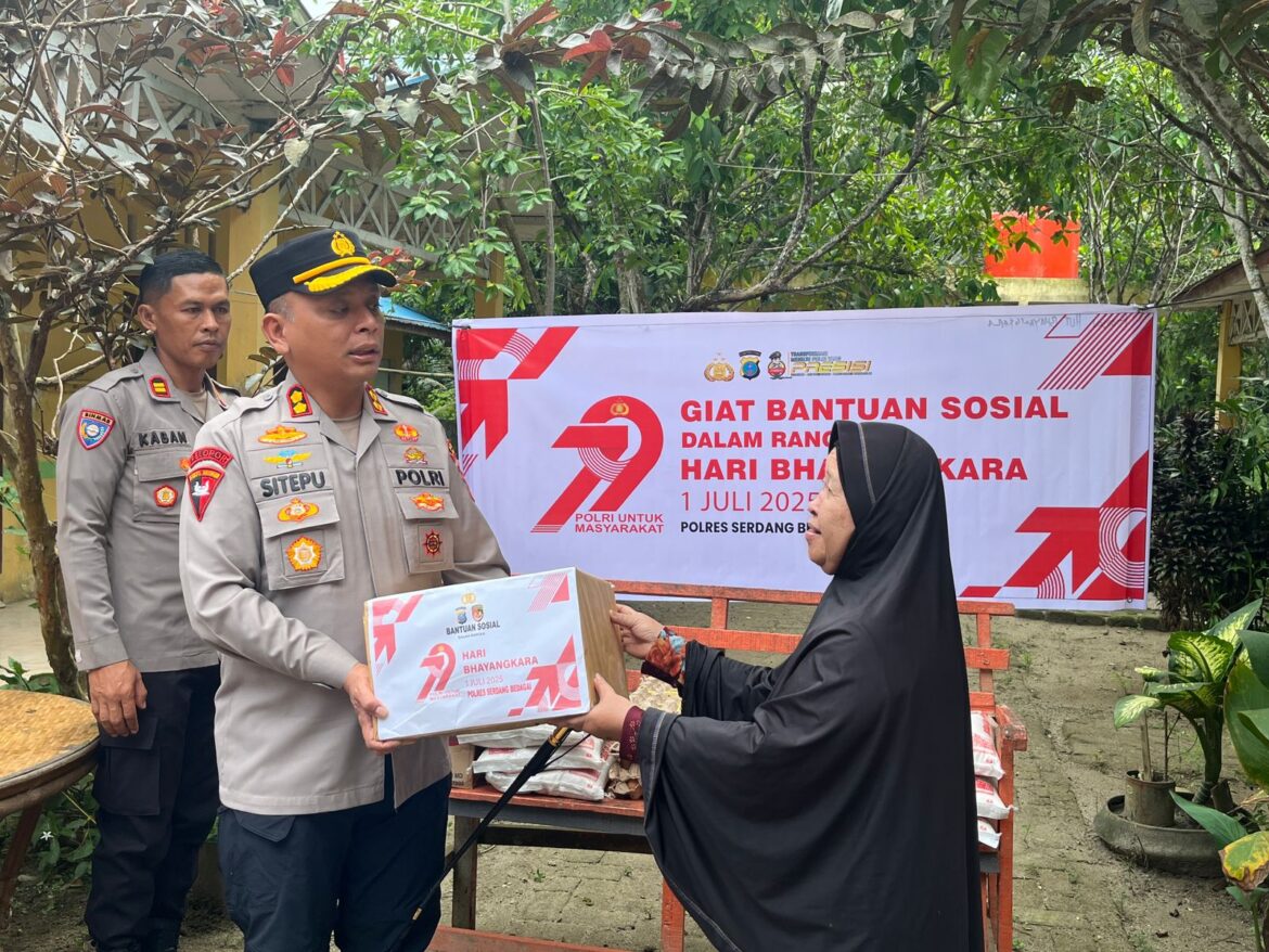 HUT Bhayangkara Ke-79 Kapolres Sergai Pimpin Bakti Sosial Religi