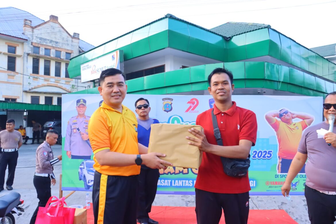 Polres Tebing Tinggi Gelar Senam Gemoy Bersama Masyarakat HUT Bhayangkara Ke-79