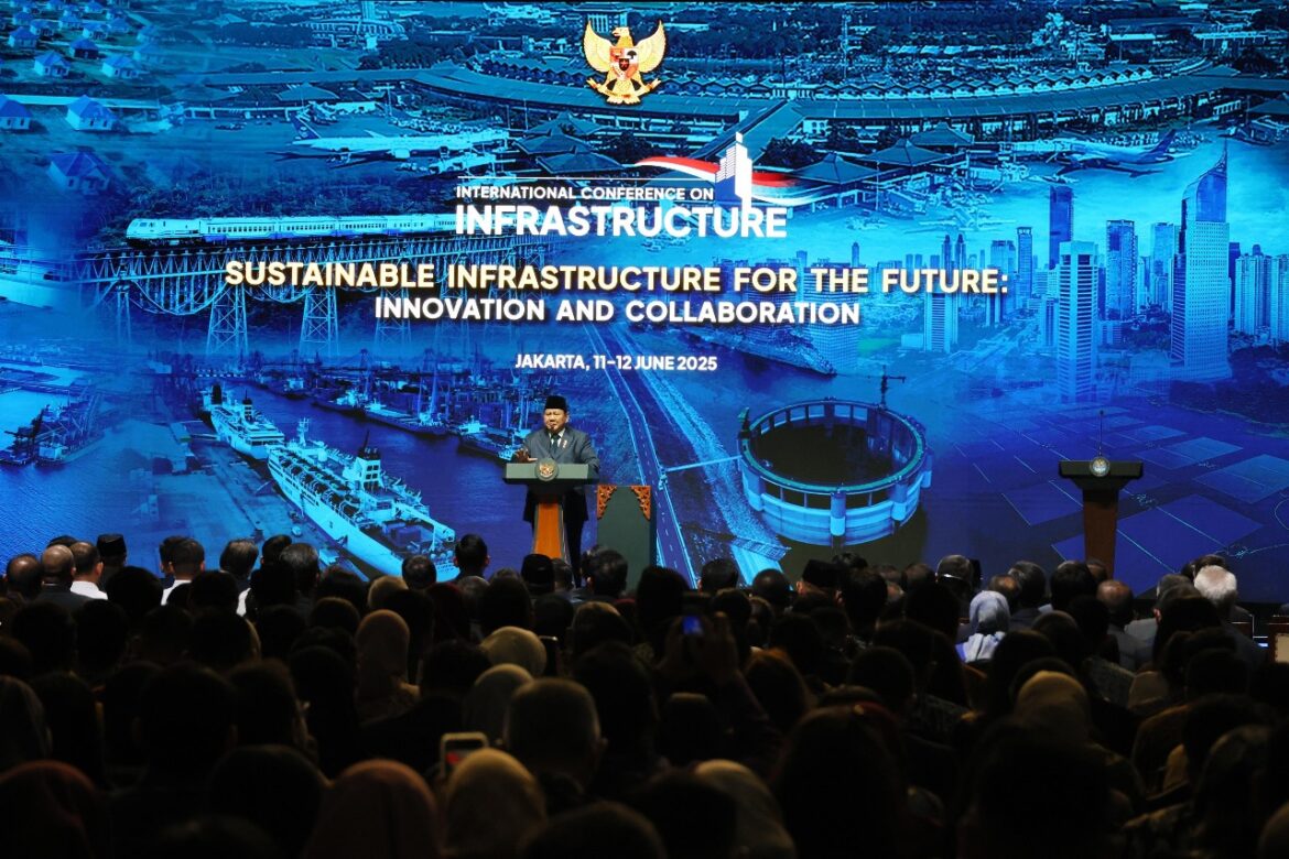 Menteri Nusron dan Wamen Ossy Hadiri Penutupan ICI 2025, Dapat Pesan dari Presiden untuk Sederhanakan Perizinan dan Pengadaan Lahan