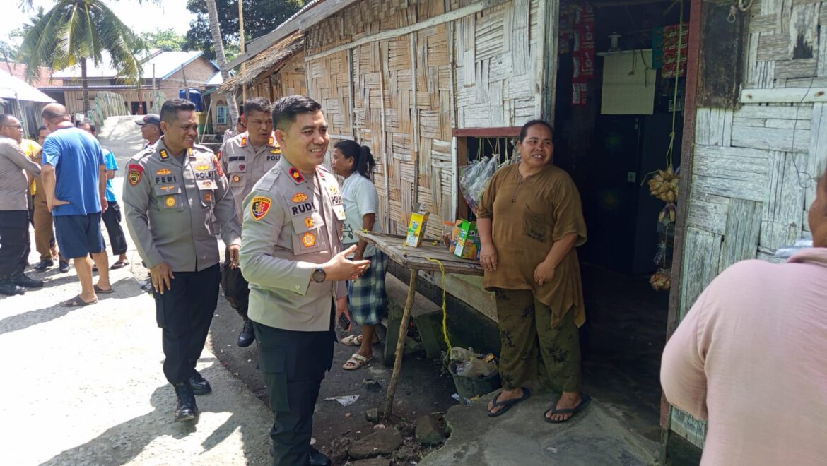 Wakapolres Tebing Tinggi Kompol Rudi Syahputra, S.Kom Tinjau Bedah Rumah HUT Bhayangkara Ke-79