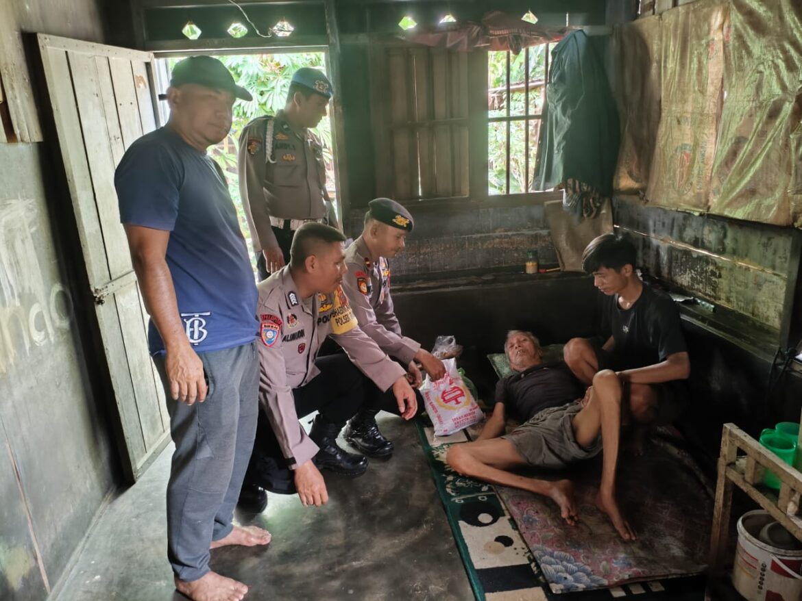 Peduli Sesama, Polsek Rambutan Salurkan Bansos HUT Bhayangkara Ke-79