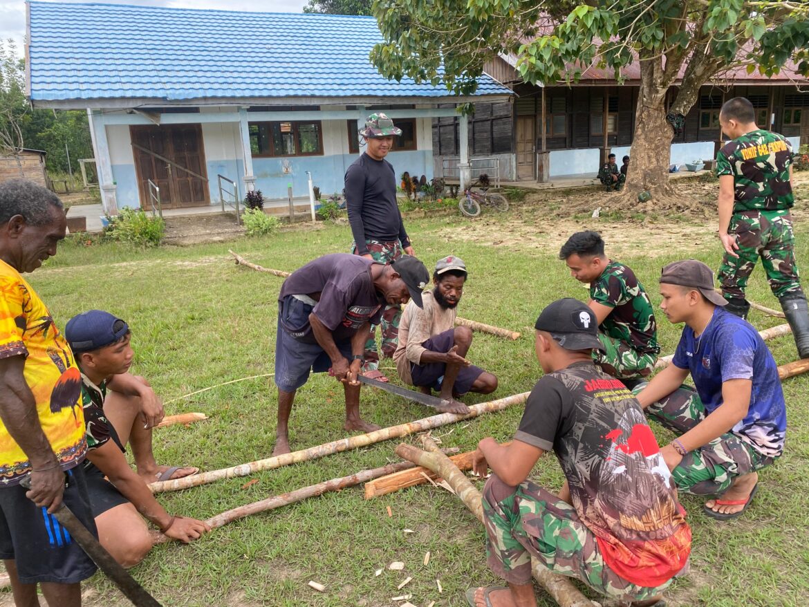 Pos Jagiro Satgas Pamtas Yonif 642/Kps Gotong-Royong Membangun Tenda OMK