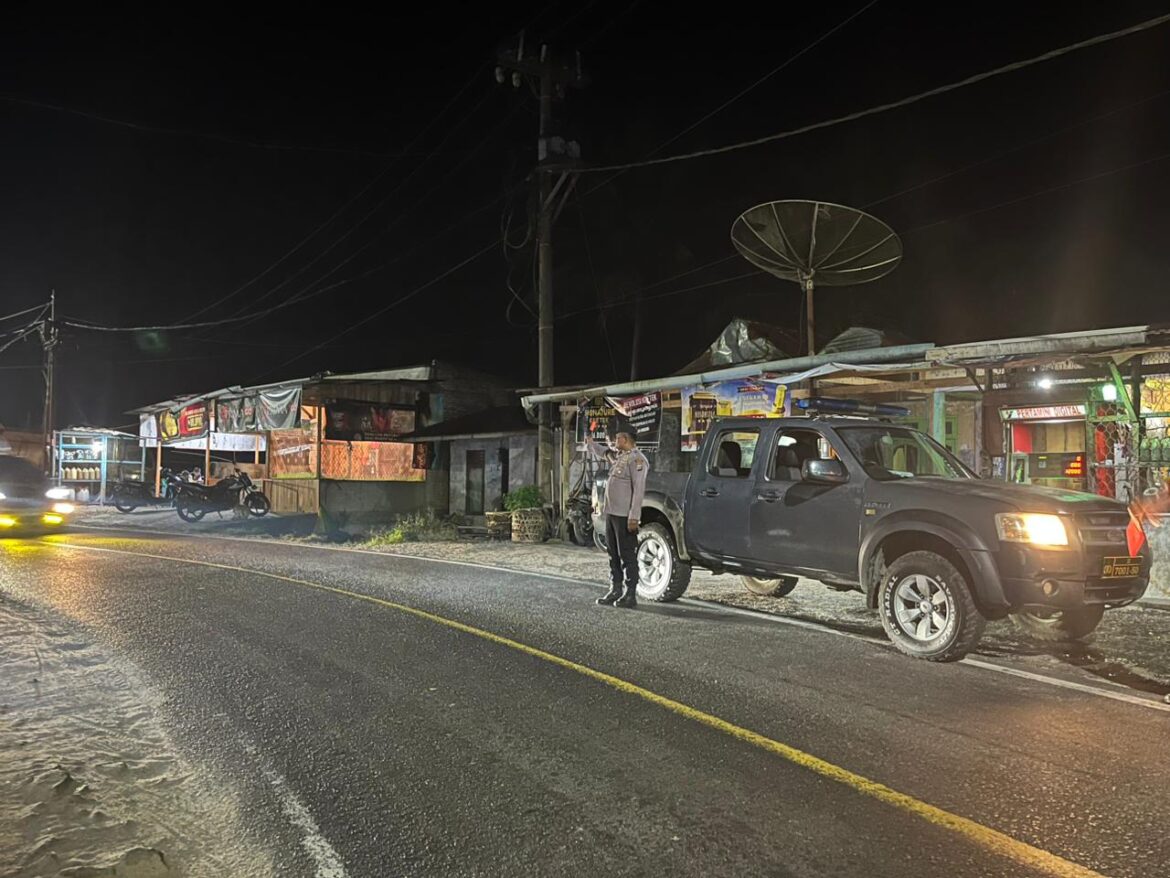 Tingkatkan Kamtibmas Polres Pakpak Bharat dan Polsek Jajaran Patroli Blue Light dan Sambang Masyarakat