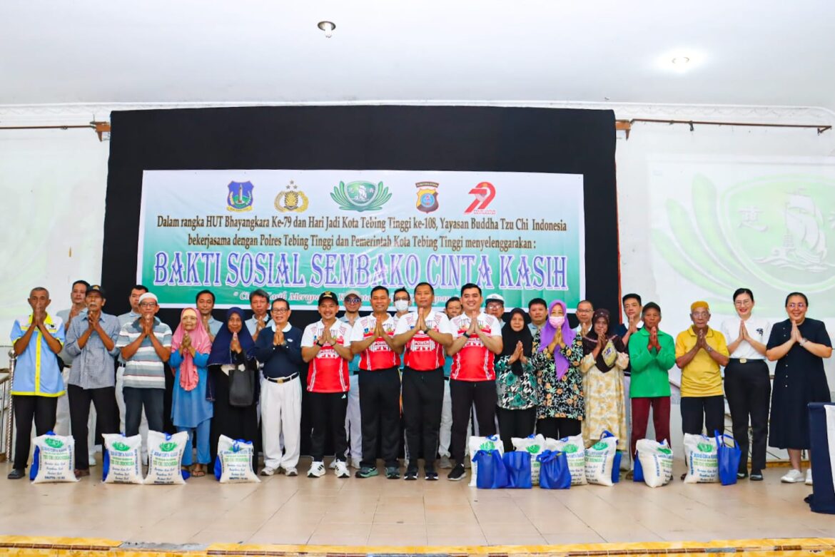 HUT Bhayangkara Ke-79 Polres Tebing Tinggi dan Yayasan Budha Tzu Chi Gelar Baksos Sembako Cinta Kasih