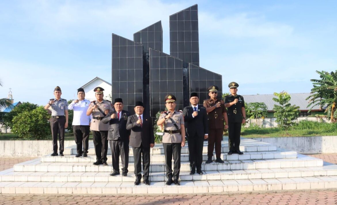HUT Bhayangkara Ke-79, Wakapolres Tebing Tinggi Kompol Rudi Syahputra, S.Kom Pimpin Ziarah di TMP