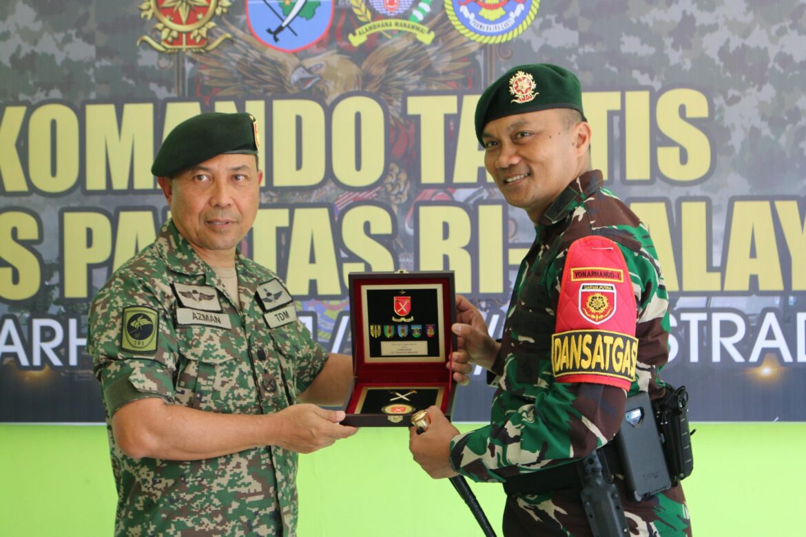 Satgas Pamtas RI–Malaysia Pos Kotis Terima Kunjungan Panglima 31 Bgd Brigedier Jeneral Azman Bin Md Zain