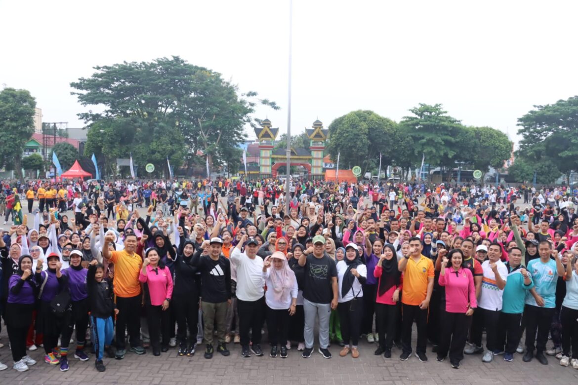 Polres Tebing Tinggi Sukseskan Fun Walk dan Fun Aerobik Sambut Hari Jadi Kota Ke-108 dan HUT Bhayangkara Ke-79