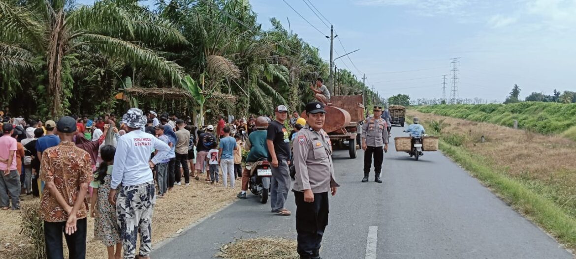 Kapolsek Lima Puluh AKP Tukkar L. Simamora, S.H, M.H Pimpin Pengamanan Ritual Umat Hindu