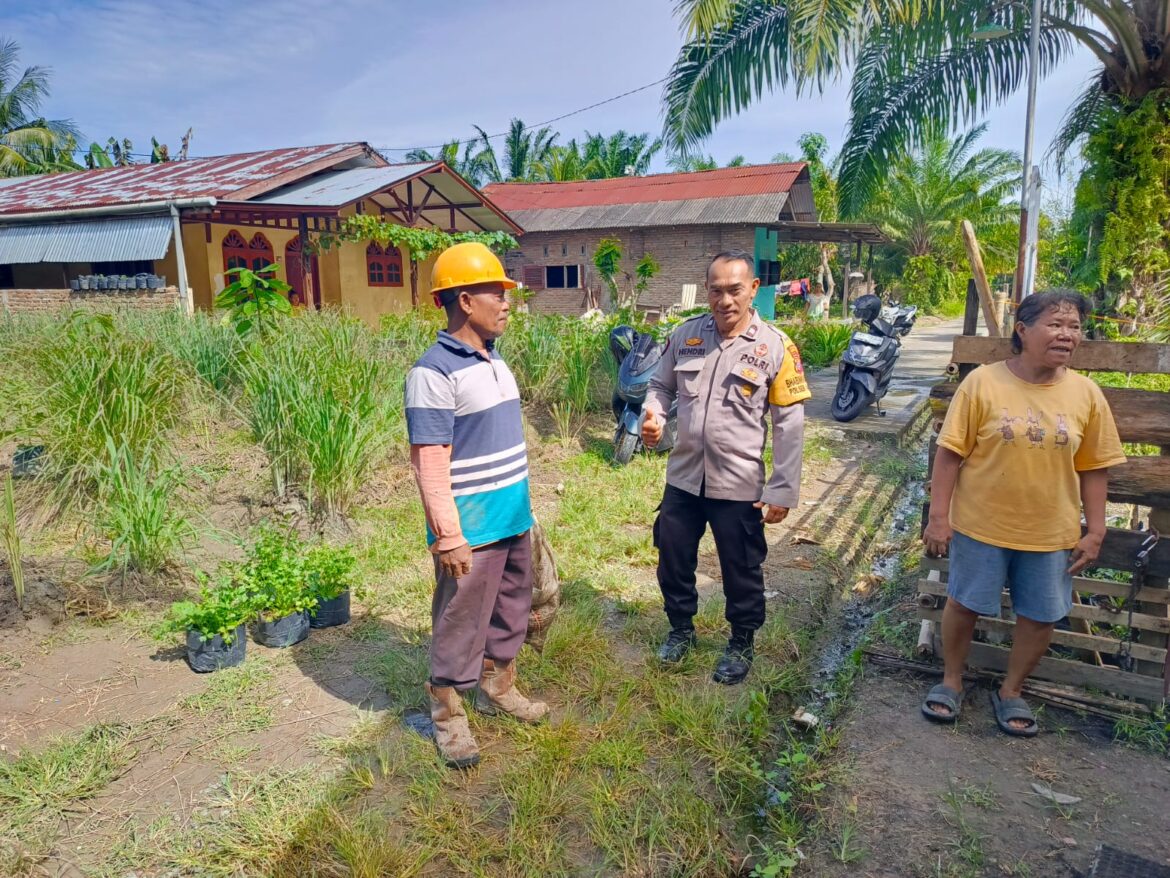 Polsek Rambutan Edukasi Ketahanan Pangan dan Sampaikan Pesan Kamtibmas