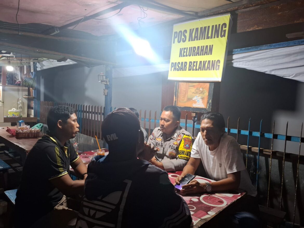 Bhabinkamtibmas Cek Pos Satkamling, Jangan Takut Lapor Aksi Premanisme