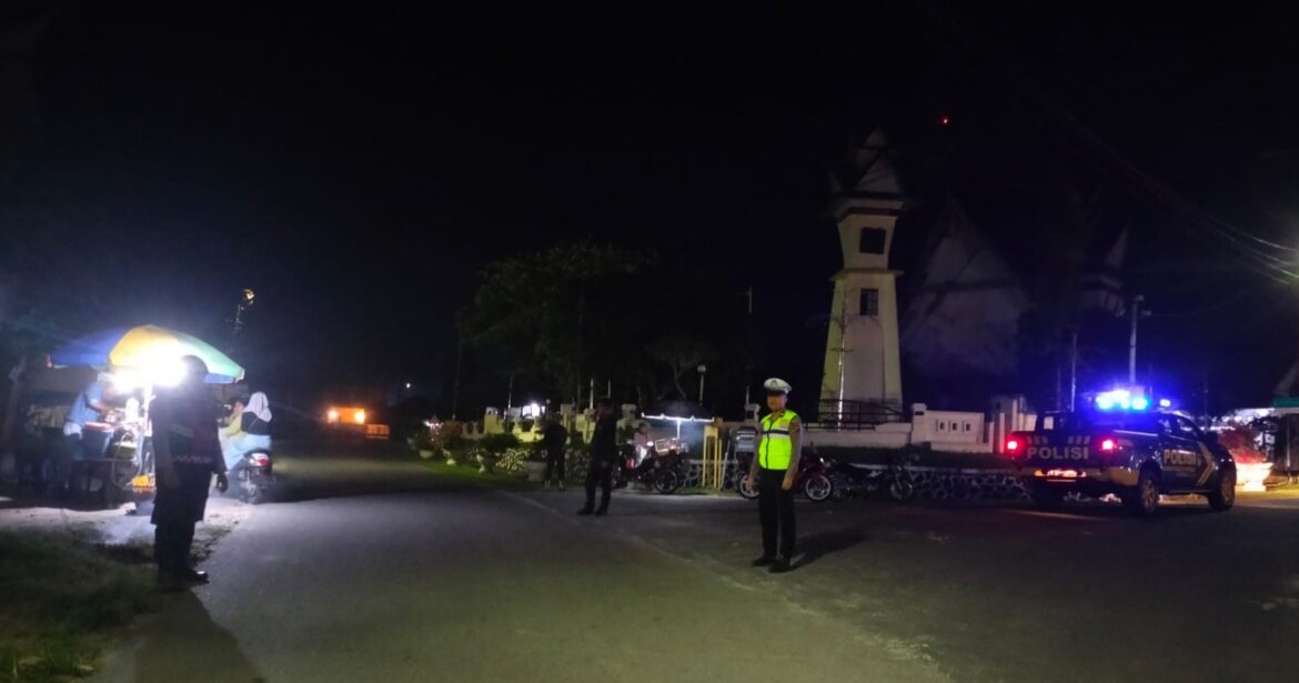 Polres Pakpak Bharat KRYD Patroli Blue Light Di Malam Weekend Dan Sosialisasikan Layanan 110