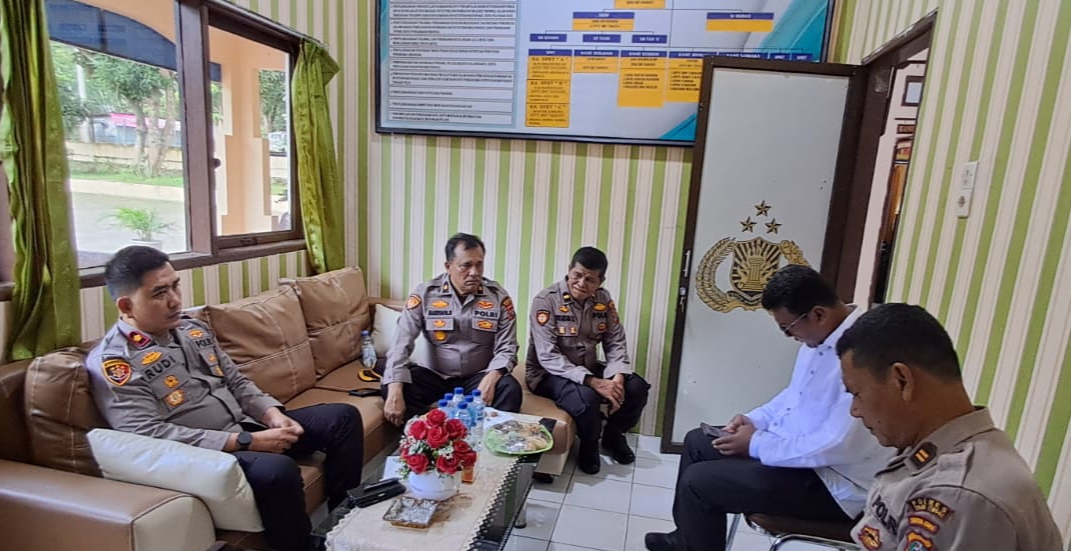 Wakapolres Tebing Tinggi Kompol Rudi Syahputra, S.Kom Kunker di Polsek Padang Hulu dan Padang Hilir