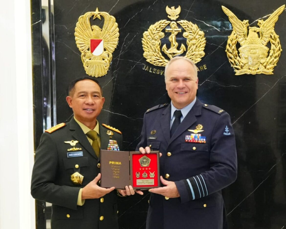 Panglima TNI Dan Panglima Angkatan Bersenjata Belanda Bahas Peningkatan Kerja Sama Militer