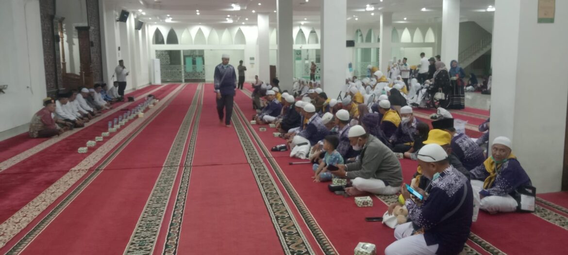 Polres Tebing Tinggi Pengamanan Penyambutan Jemaah Haji Kloter 16