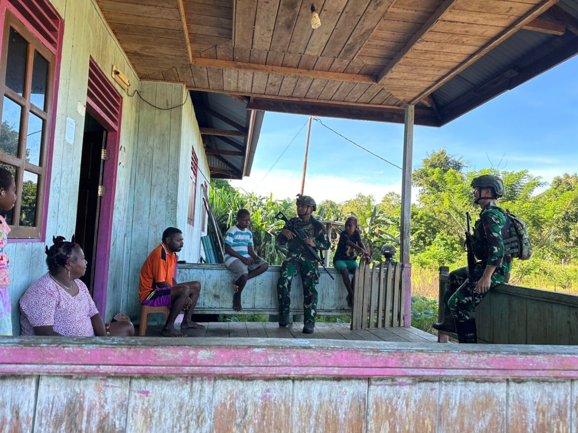 Satgas Yonif 642/Kps Laksanakan Komsos di Kampung Masyeta