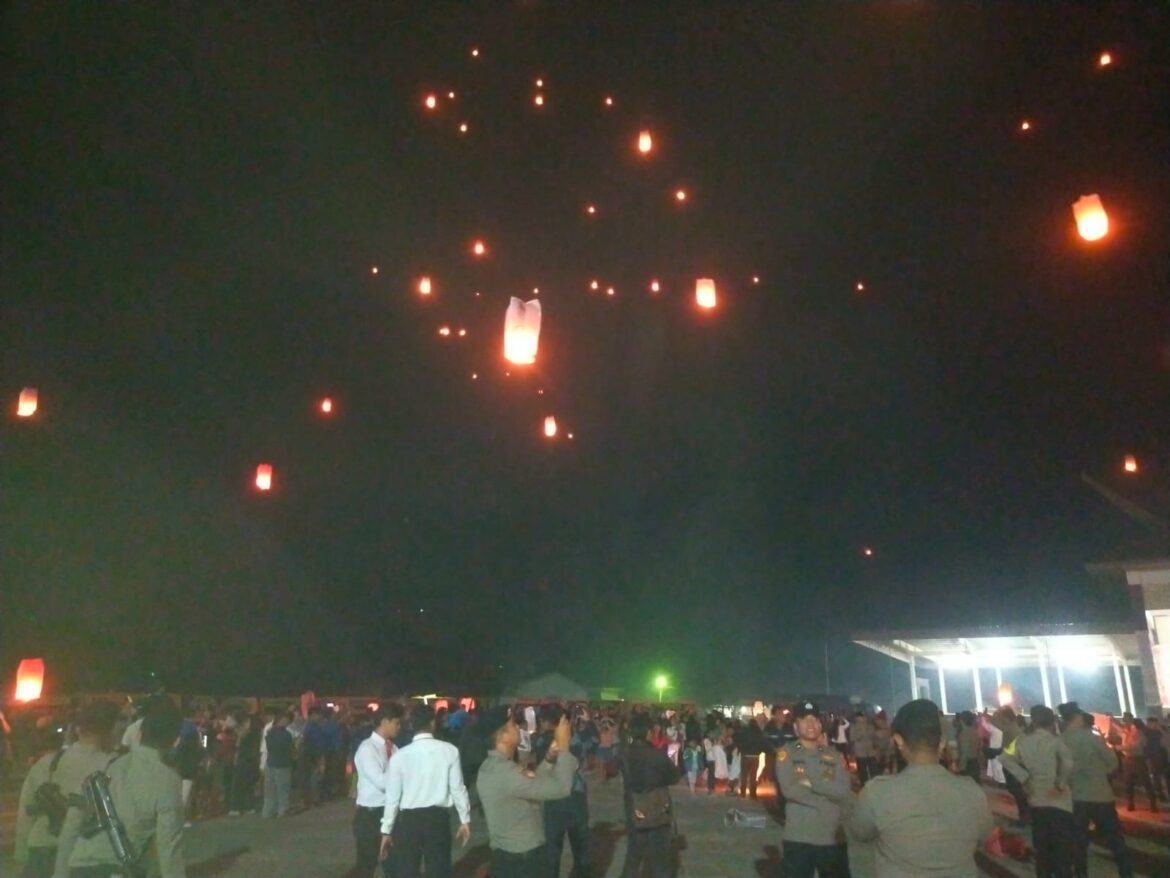 HUT Bhayangkara Ke-79 Polres Pakpak Bharat Malam Renungan Suci Doa Lintas Agama Dan Pelepasan Lampu Lampion