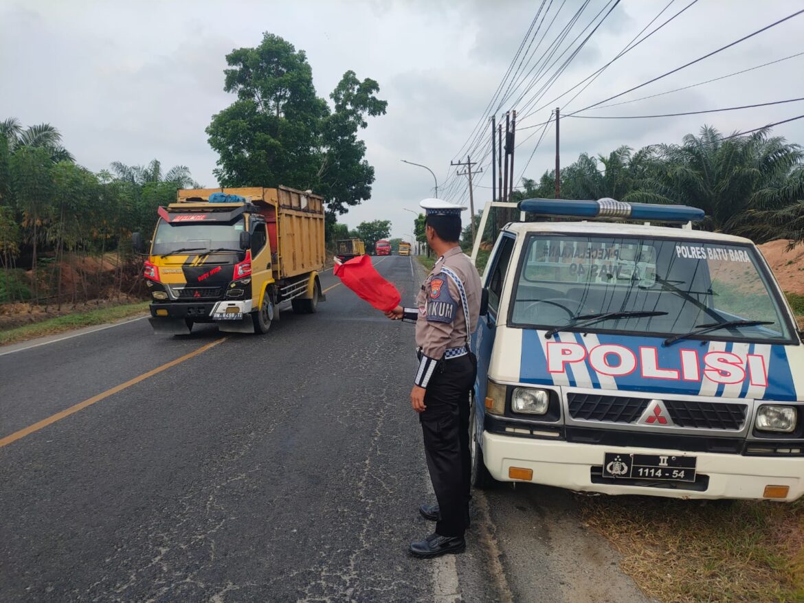 Sat Lantas Polres Batu Bara Patroli Kibas Bendera Tertibkan Lalulintas