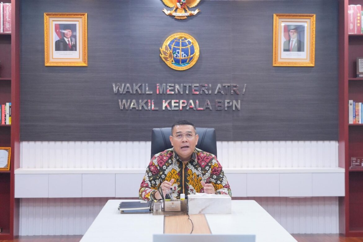 Buka Sosialisasi Kehumasan, Wamen Ossy Berpesan agar Strakom Bersifat Informatif, Edukatif, Partisipatif, dan Transformasional