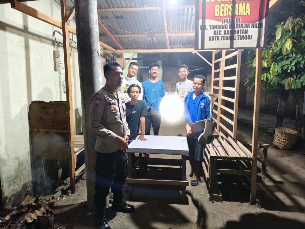 Bhabinkamtibmas Polsek Rambutan Sambang Pos Kamling dan Berikan Himbauan
