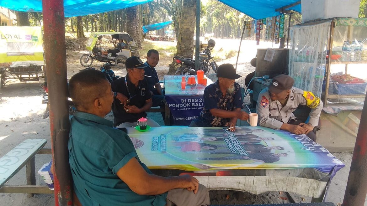Dekatkan Diri Dengan Masyarakat, Polsek Tebing Tinggi Ajak Warga Jaga Lingkungan