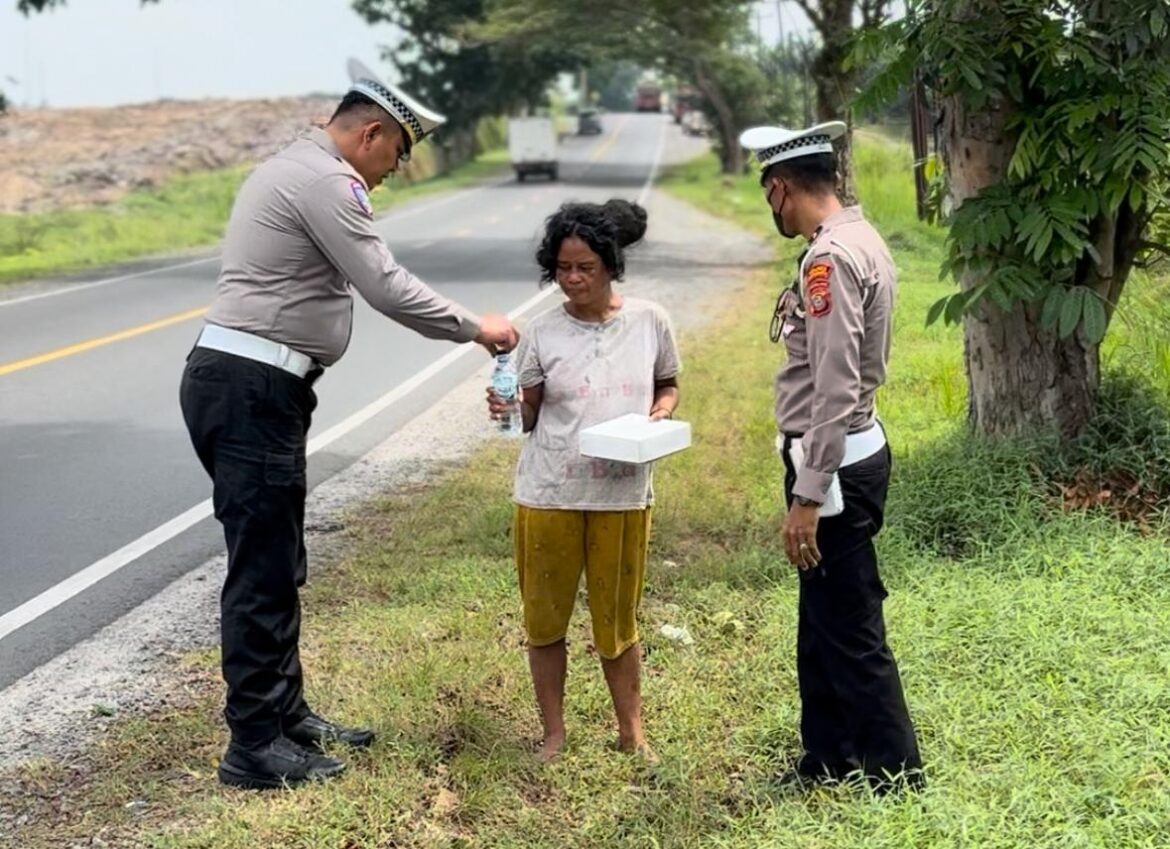 Sat Lantas Polres Batu Bara Patroli dan Tebar Kebaikan di Jumat Berkah