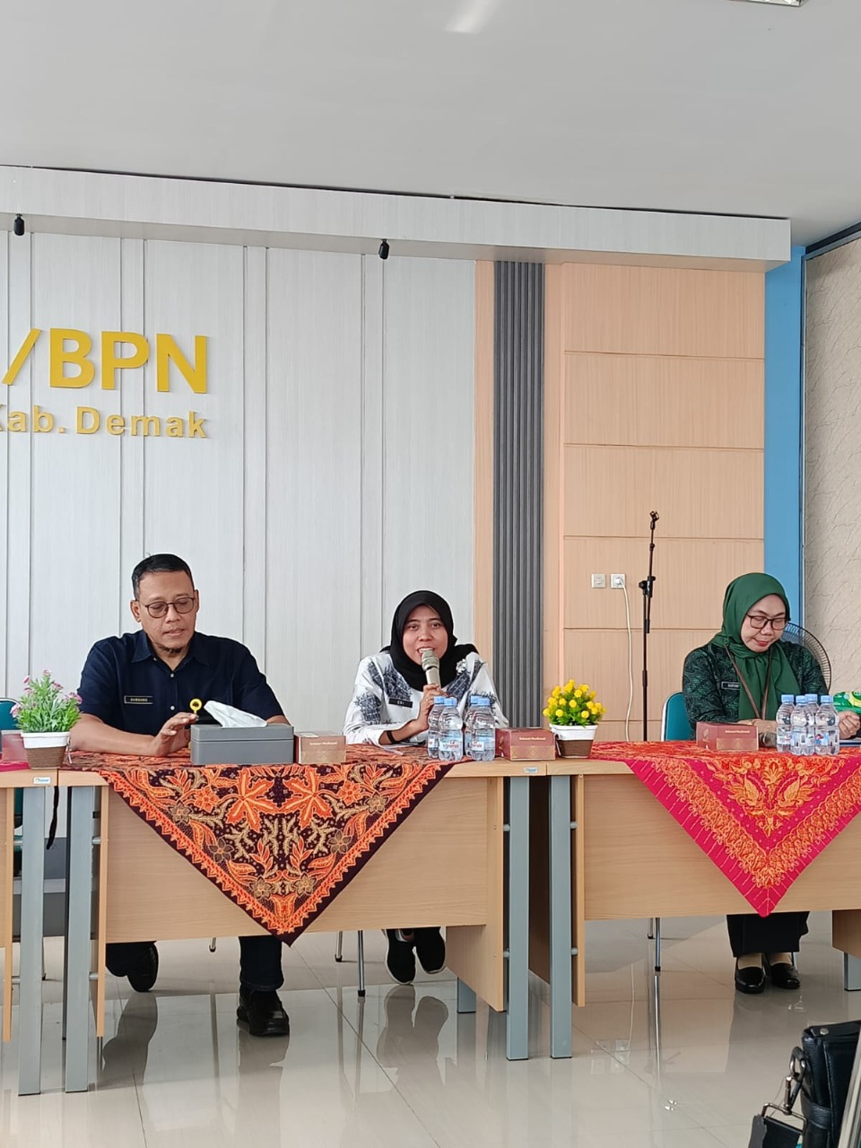 Jumat, 25 Juli 2025: Monitoring dan Evaluasi Bidang Pengendalian dan Penanganan Sengketa di Kantor Pertanahan Kabupaten Demak