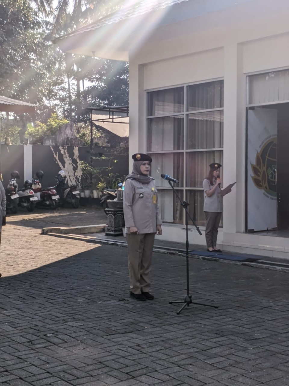 Apel Pagi Rutin, Momentum Penguatan Disiplin dan Semangat Kerja di Kantor Pertanahan Kota Salatiga