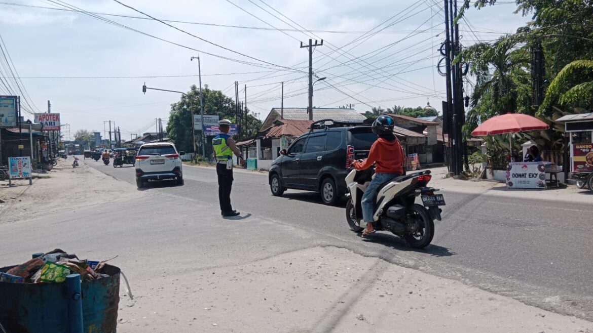 Pengaturan Arus Lalulintas Sat Lantas Polres Batu Bara Pastikan Kamseltibcarlantas