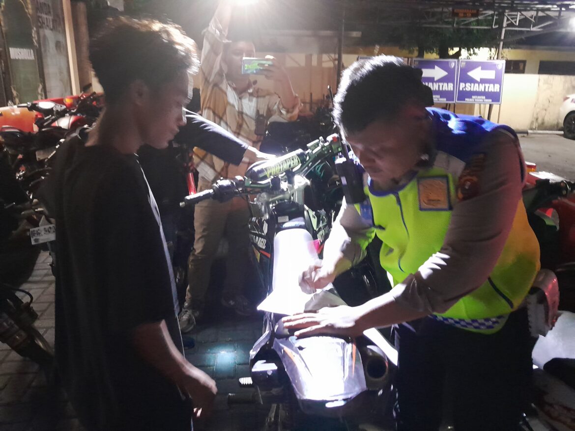 Kasat Lantas Polres Tebing Tinggi AKP Nanang Kusumo, S.E Pimpin Razia Knalpot Brong