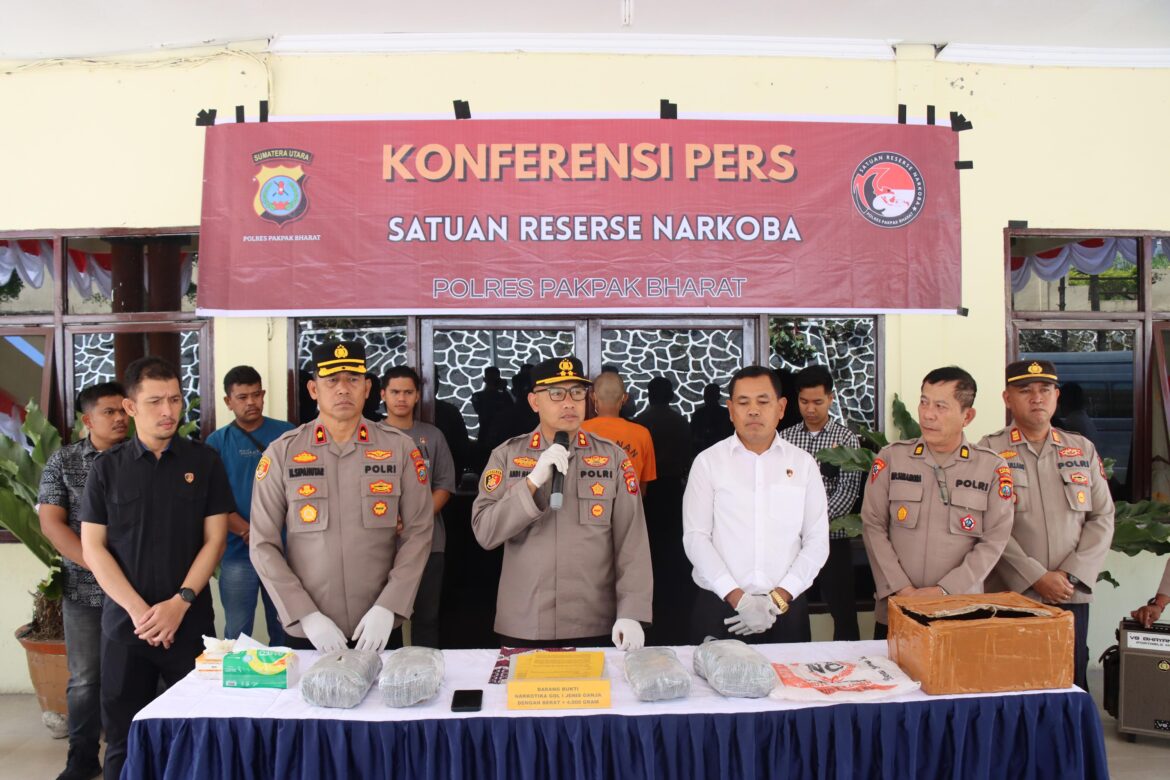Komitmen Polres Pakpak Bharat Berantas Narkoba 4 Kg Ganja Berhasil Di Sita Dari Kurir