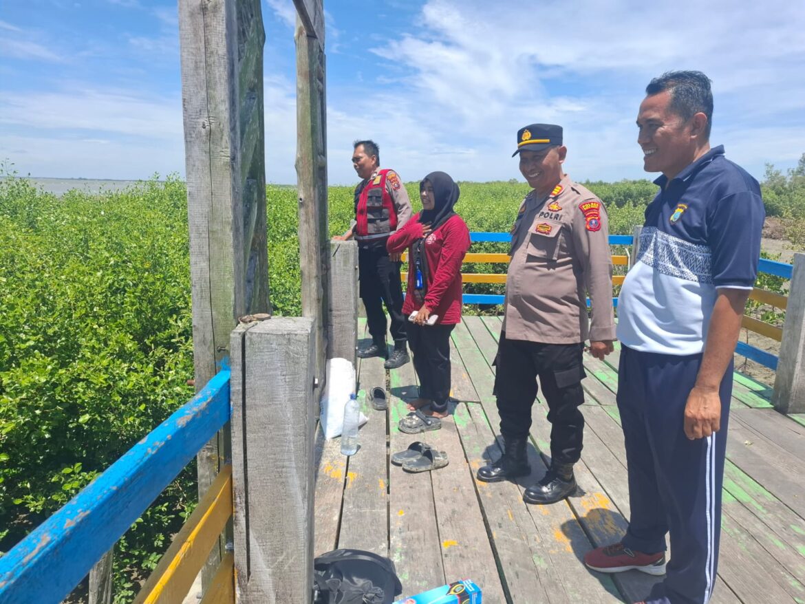 Kapolsek Lima Puluh AKP Salomo Sagala, S.H Monitoring Kamtibmas di Desa Perupuk