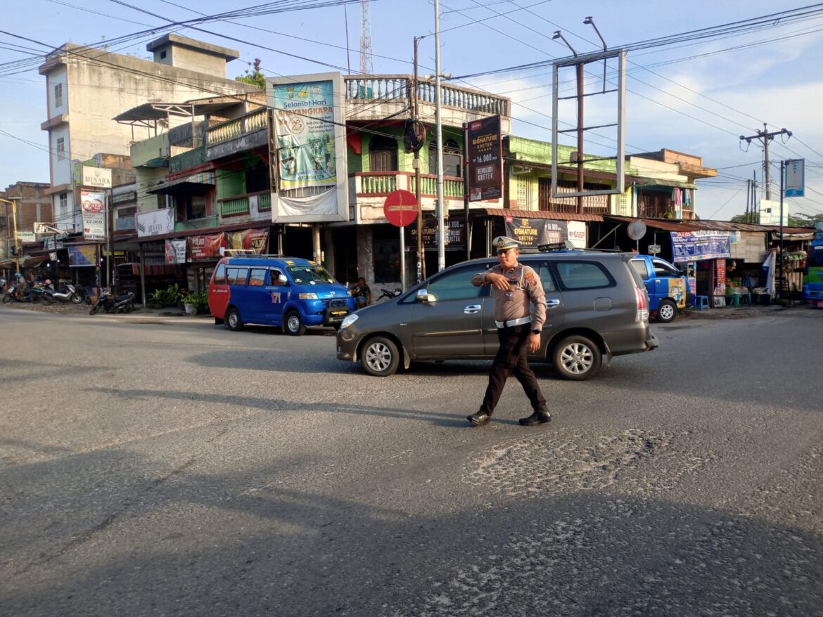 Sat Lantas Polres Batu Bara Pengamanan Arus Lalulintas Jam Anak Sekolah