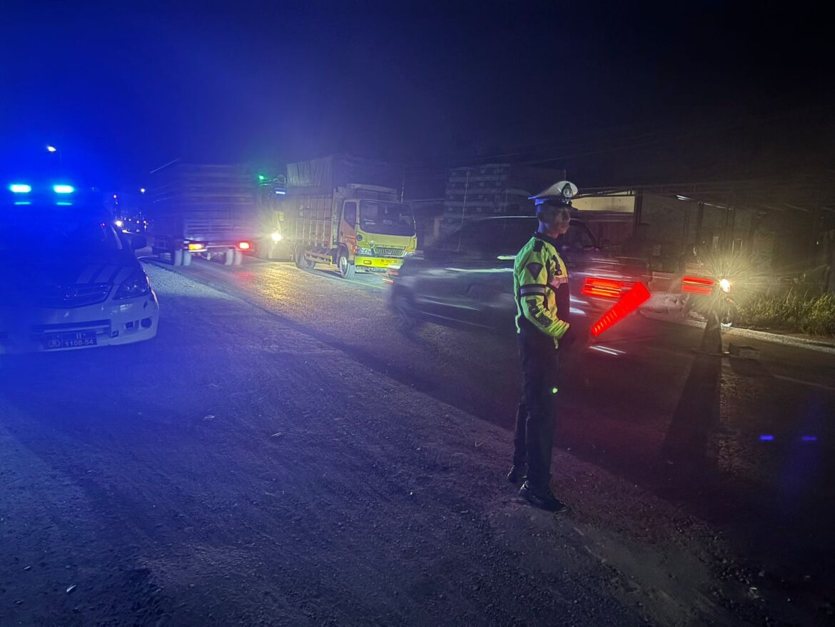 Sat Lantas Polres Batu Patroli Blue Light Dini Hari