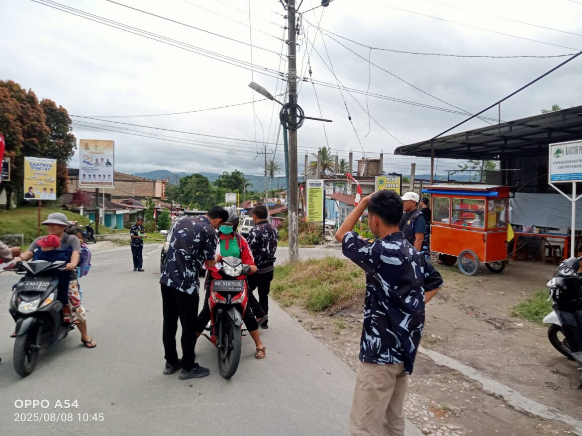 Sambut HUT RI Ke – 80 Tahun 2025 DPD AMPI Kabupaten Pakpak Bharat Bagikan Bendera Merah Putih