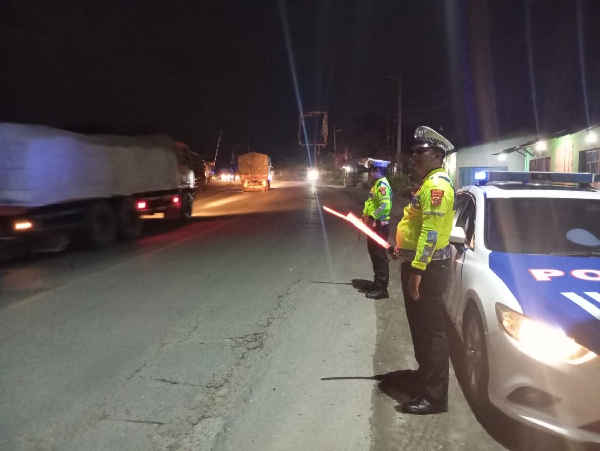 Sat Lantas Polres Batu Bara Patroli Blue Light di Jalinsum