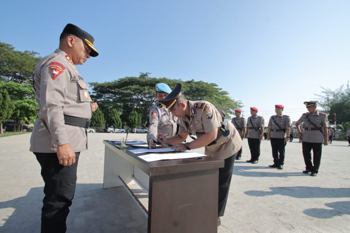 Kapolres Sergai Pimpin Upacara Sertijab PJU dan Kapolsek
