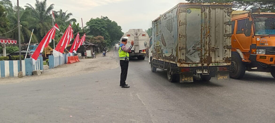 Sat Lantas Polres Batu Bara Pengaturan Arus Lalulintas Cegah Kemacetan