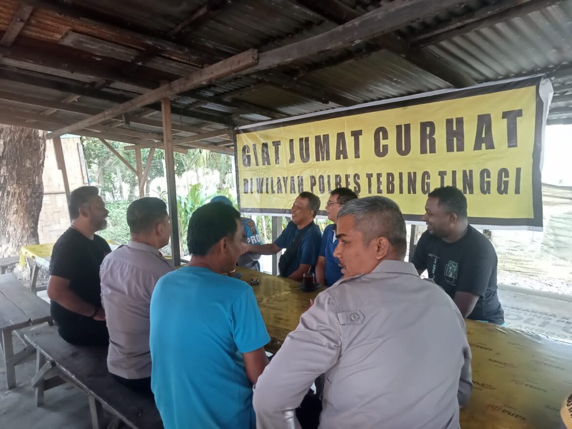 Jumat Curhat di Karya Jaya, Polsek Rambutan Sampaikan Himbauan kepada Warga