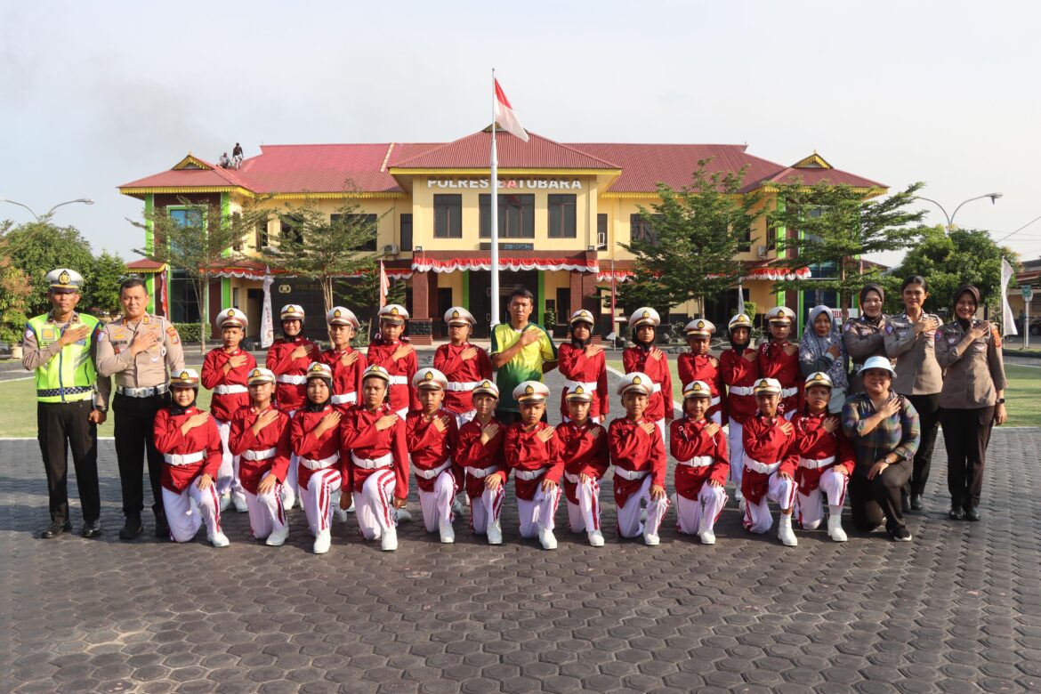 Kasat Lantas Polres Batu Bara AKP Simon E. Simatupang, S.H, M.H Latih Polisi Cilik
