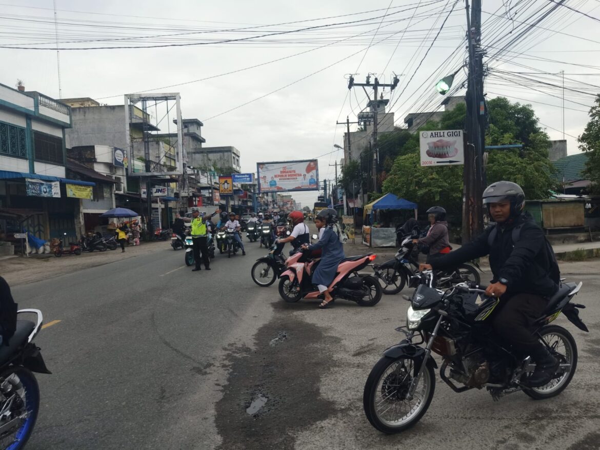 Sat Lantas Polres Batu Bara Gatur Lalin, Pastikan Aman Lancar