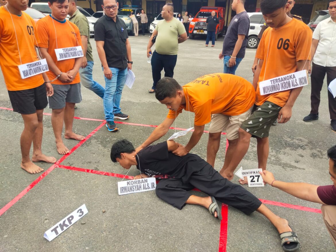 Satreskrim Polres Tebing Tinggi Rekonstruksi Kasus Penganiayaan Berujung Kematian