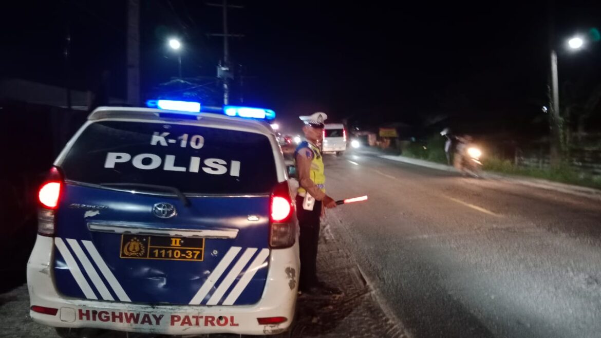 Sat Lantas Polres Batu Bara Patroli Blue Light Tingkatkan Kamseltibcarlantas
