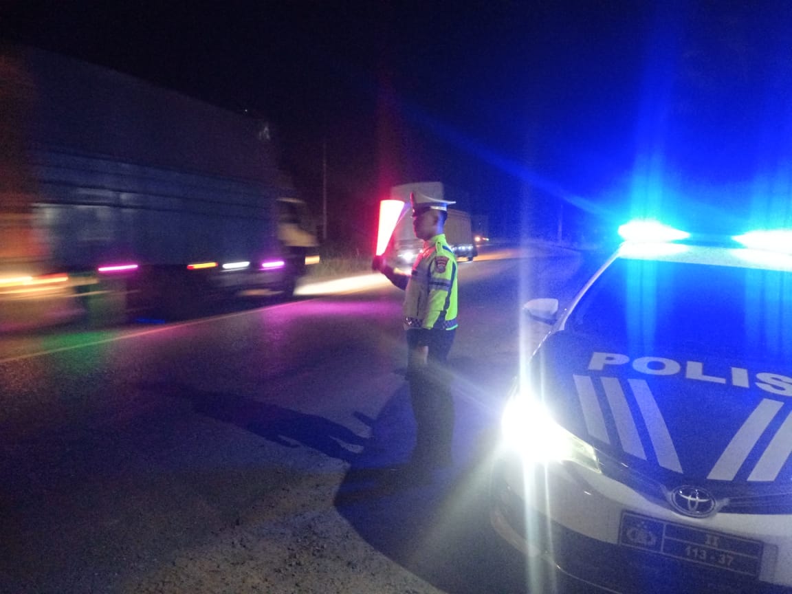 Sat Lantas Polres Batu Bara Patroli Blue Light, Jaga Kamseltibcarlantas