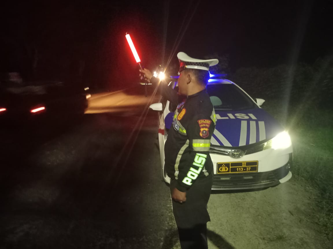 Sat Lantas Polres Batu Bara Patroli Blue Light di Jalinsum